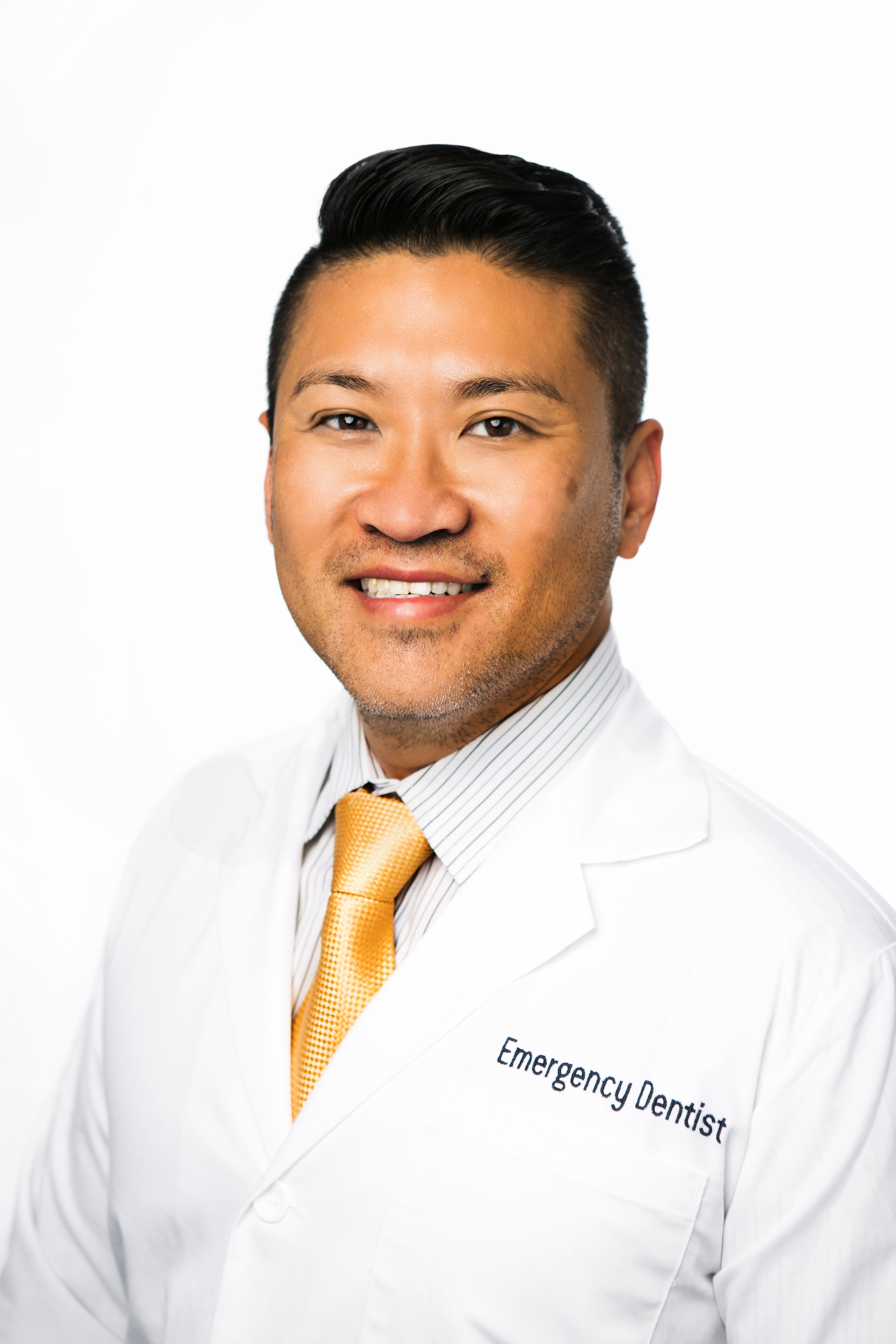 A photo of Paul Yu, DMD, a general dentist at Center City Emergency Dentist.